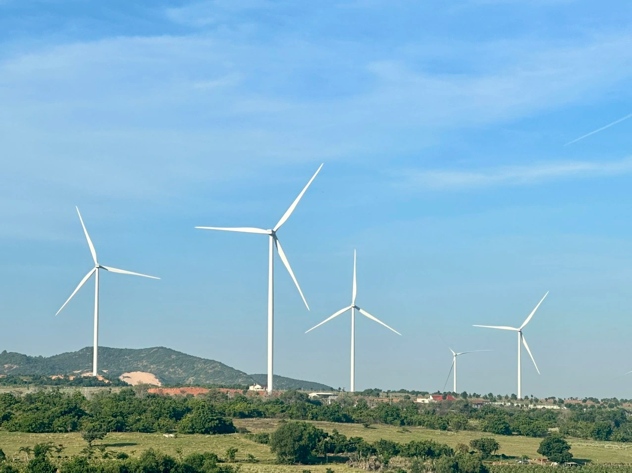 Điện năng lượng tái tạo sẽ chiếm tỷ trọng chủ yếu trong tương lai. Điện năng lượng tái tạo sẽ chiếm tỷ trọng chủ yếu trong tương lai.