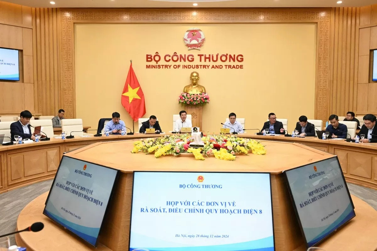 Bộ Công Thương họp điều chỉnh Quy hoạch điện VIII. Ảnh: BCT.