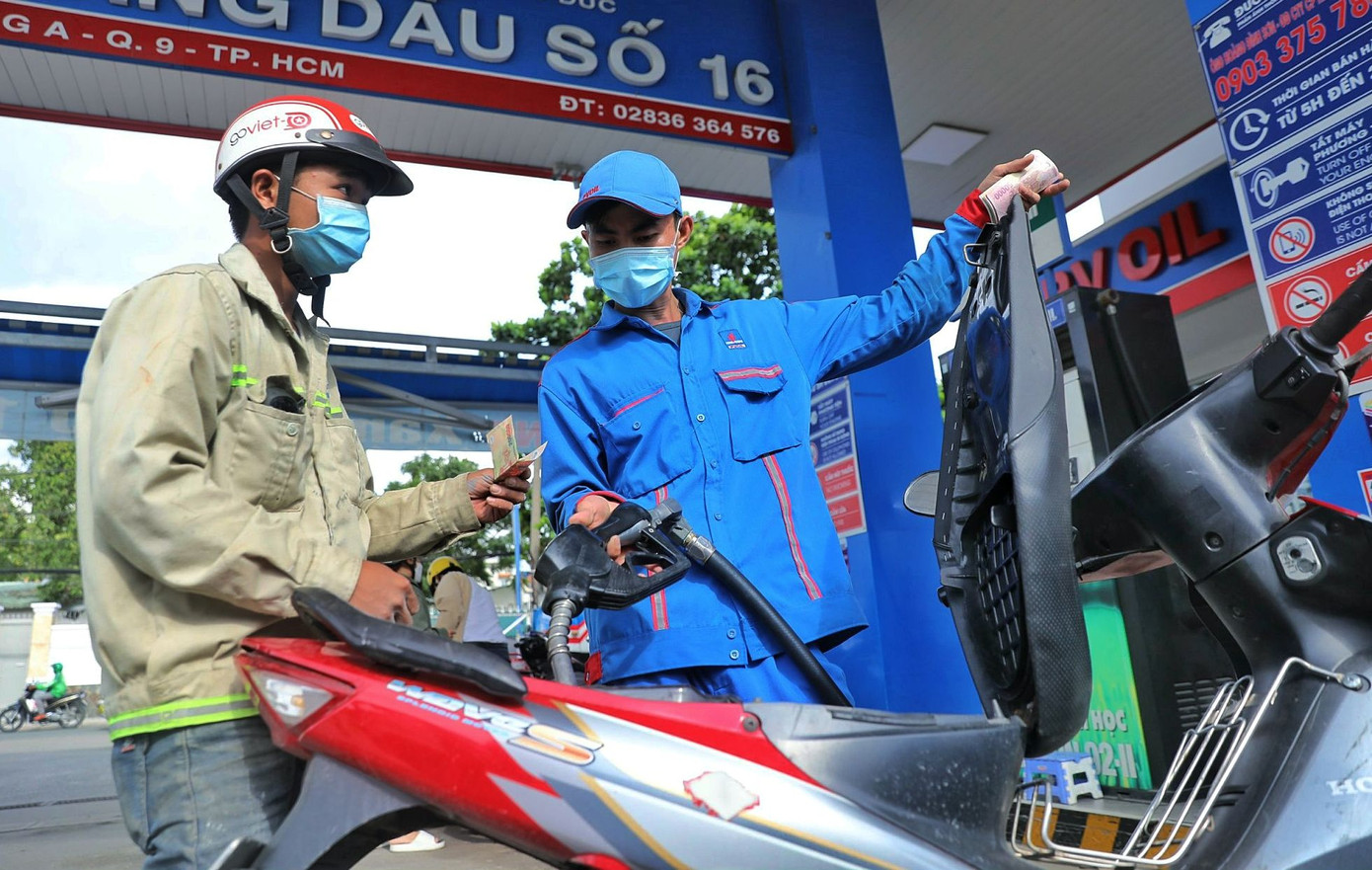 Giá xăng dầu tăng mạnh từ chiều nay.