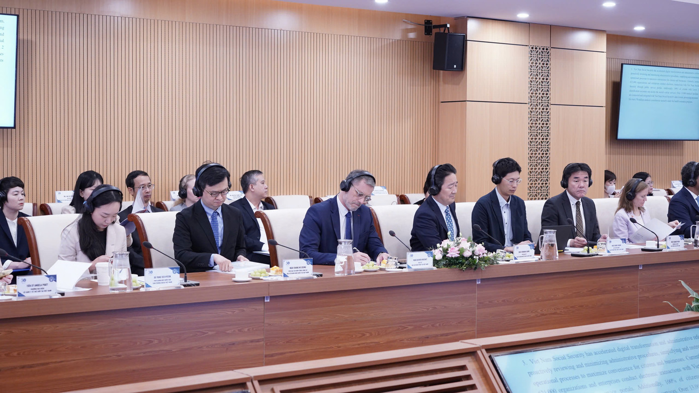 Đại biểu nhiều quốc gia đánh giá cao những thành tựu của ngành BHXH Việt Nam đạt được trong thời gian qua. Đại biểu nhiều quốc gia đánh giá cao những thành tựu của ngành BHXH Việt Nam đạt được trong thời gian qua.