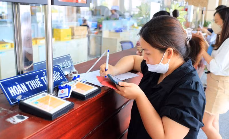 Tổng cục Thuế cho biết, sẽ sửa luật để ngăn chặn gian lận hoàn thuế. Tổng cục Thuế cho biết, sẽ sửa luật để ngăn chặn gian lận hoàn thuế.
