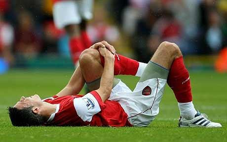 Van Persie vốn rất hay chấn thương thuở còn ở Arsenal