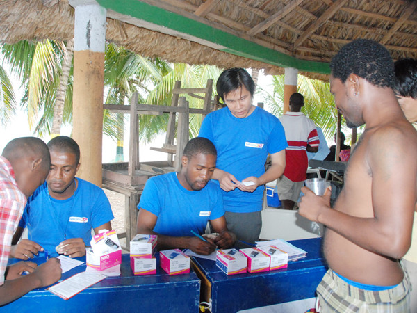 Một điểm khuyến mại của Natcom ở vùng sâu Haiti 