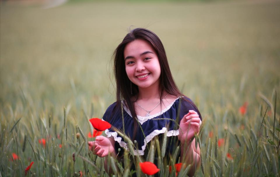 2. Mạc Hồng Hạnh (sinh 1990), đang theo học tại trường Betriebswirtschaftslehre (Fh Landshut). Hồng Hạnh thùy mị đầy nữ tính