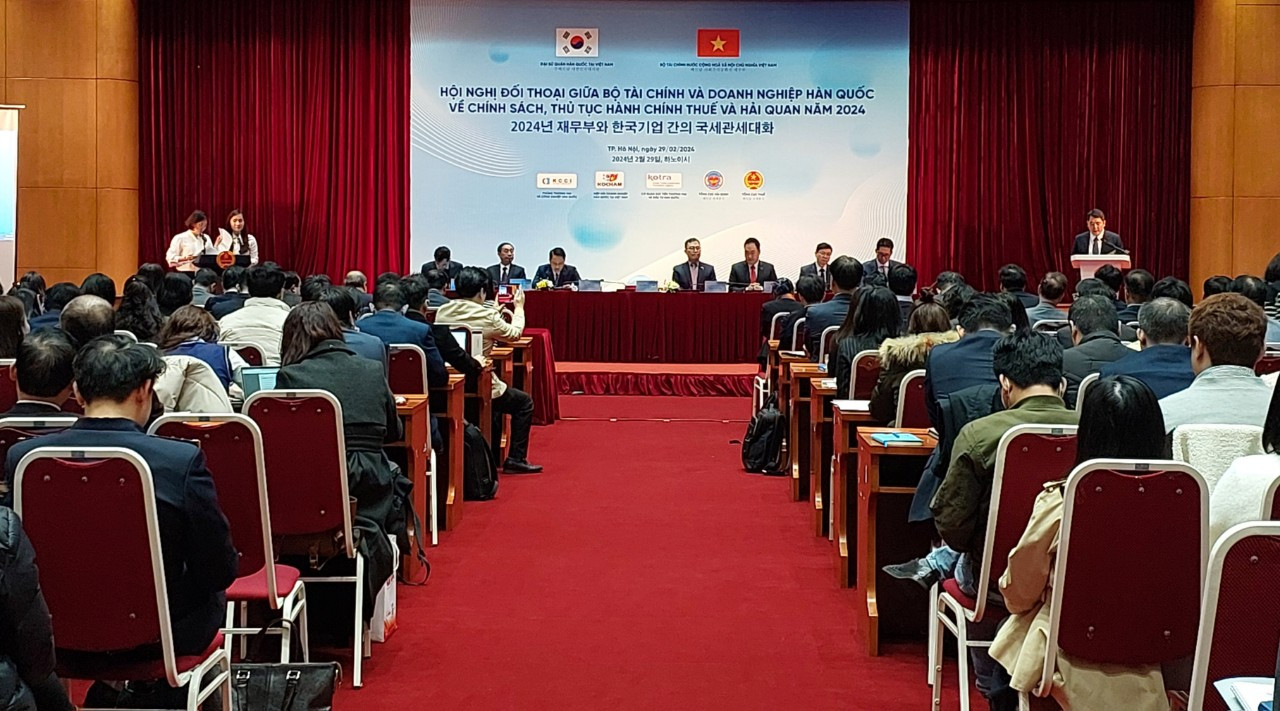 Hội nghị đối thoại giữa Bộ Tài chính và doanh nghiệp Hàn Quốc về chính sách thuế và hải quan. Hội nghị đối thoại giữa Bộ Tài chính và doanh nghiệp Hàn Quốc về chính sách thuế và hải quan.