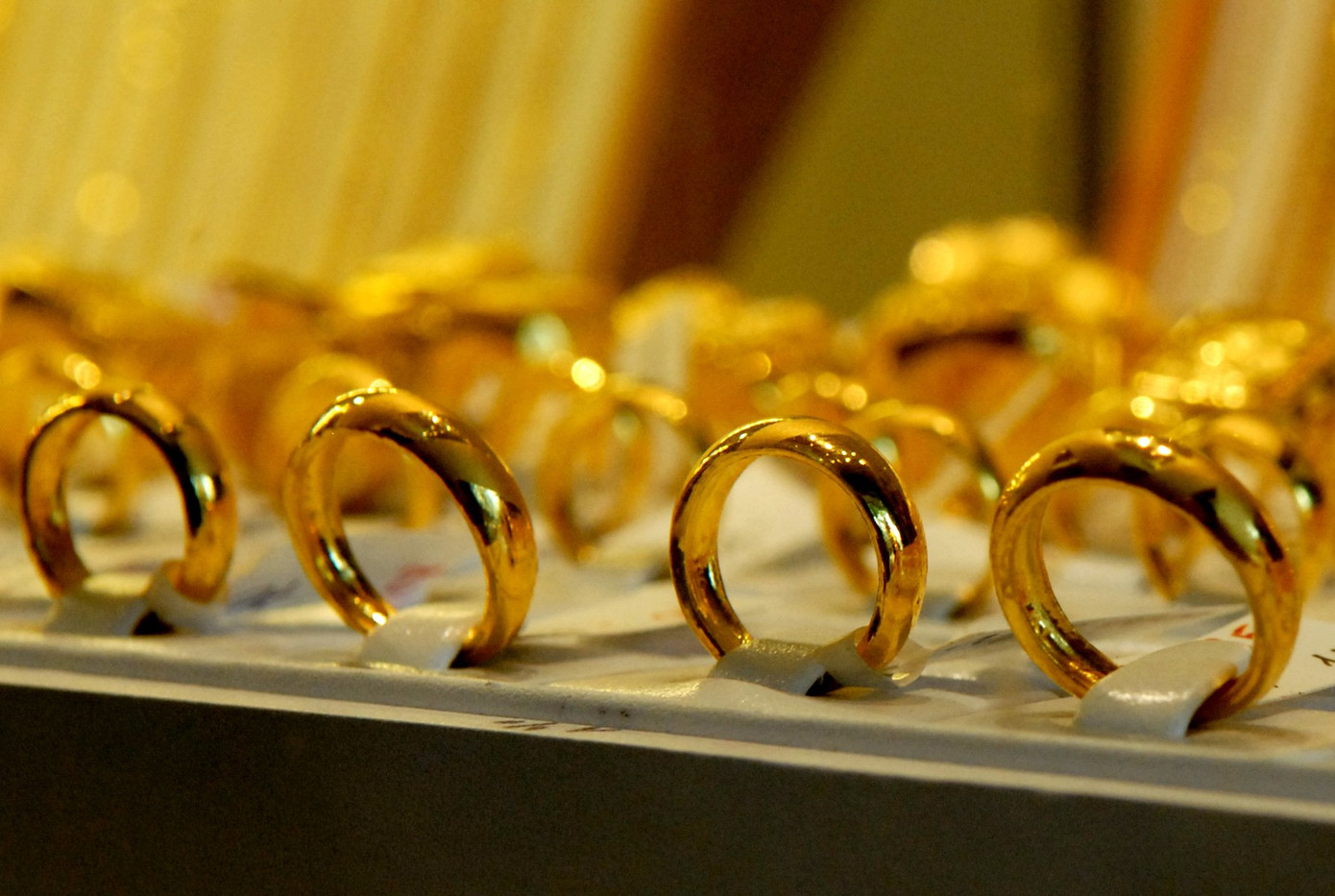 Giá nhẫn tròn trơn lên gần 69 triệu đồng/lượng - mức cao nhất trong lịch sử. (Ảnh: Như Ý). Giá nhẫn tròn trơn lên gần 69 triệu đồng/lượng - mức cao nhất trong lịch sử. (Ảnh: Như Ý).