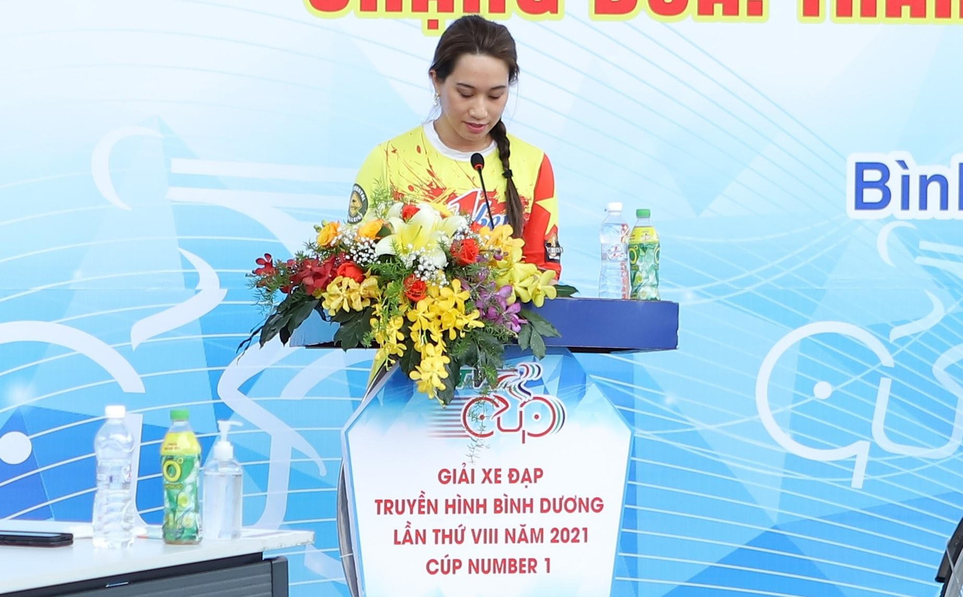 Thanh Vũ, đại diện nhãn hàng Trà Xanh Không Độ phát biểu khai mạc chặng 2 Thanh Vũ, đại diện nhãn hàng Trà Xanh Không Độ phát biểu khai mạc chặng 2