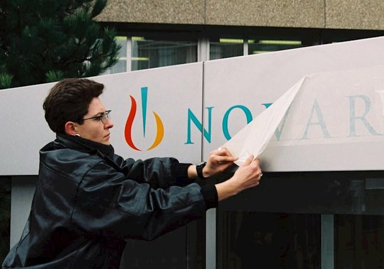 Novartis bắt đầu hành trình phát triển của mình từ năm 1996 khi hai công ty Thụy Sĩ là Ciba-Geigy và Sandoz công bố sự kiện sáp nhập lớn nhất trong lịch sử Novartis bắt đầu hành trình phát triển của mình từ năm 1996 khi hai công ty Thụy Sĩ là Ciba-Geigy và Sandoz công bố sự kiện sáp nhập lớn nhất trong lịch sử