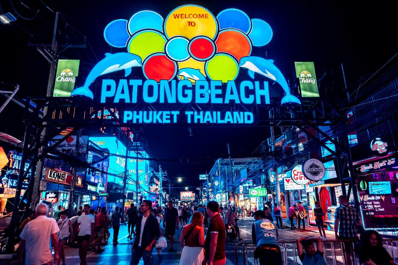 Phố đêm Phuket- Điểm đến hấp dẫn thu hút du khách và mang đến nguồn doanh thu lớn từ du lịch cho Thái Lan