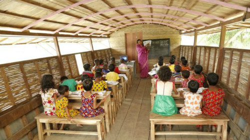 Những ý tưởng dạy học độc đáo: Dùng thuyền, xe tải 'chở' kiến thức ảnh 2