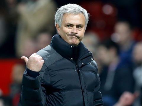 M.U bắt đầu cạn niềm tin ở Mourinho ảnh 1