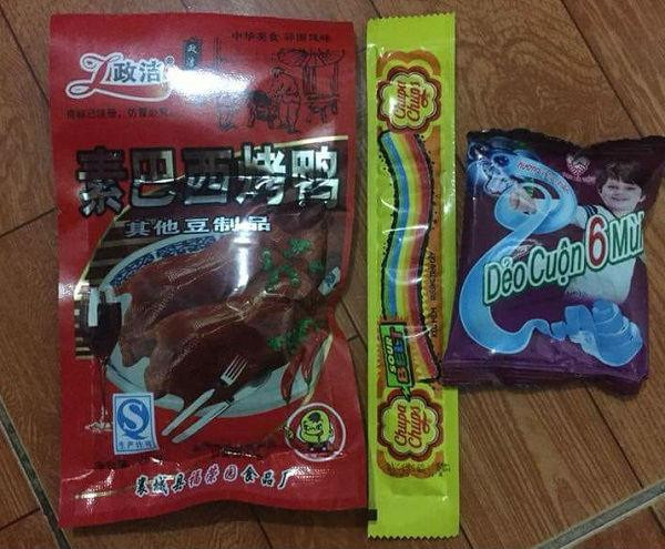 Học sinh tiểu học nhập viện sau 3 phút ăn kẹo mua ở cổng trường ảnh 1