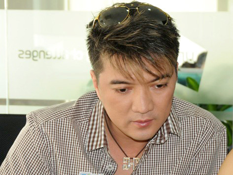 Đàm Vĩnh Hưng chia sẻ "chúng tôi phải mất ăn mất ngủ để nghĩ ra chiêu trò chỉ dành cho phần trình diễn 2 phút 45 giây...". Đàm Vĩnh Hưng chia sẻ