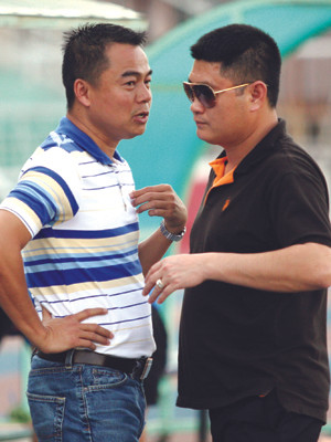 Bầu Thụy và HLV Nguyễn Tiến Đại, bộ đôi “hàng hot” cả trong lẫn ngoài sân cỏ của bóng đá VN. Ảnh: Tường Vũ