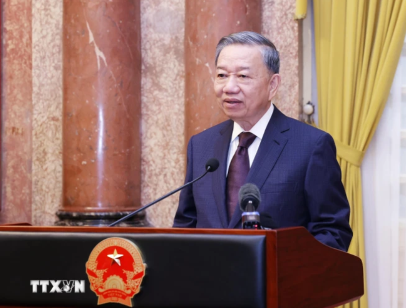 Tổng Bí thư, Chủ tịch nước Tô Lâm nói chuyện với các kiều bào tiêu biểu về dự Hội nghị người Việt Nam ở nước ngoài toàn thế giới lần thứ IV và Diễn đàn Tri thức và chuyên gia Việt Nam ở nước ngoài. (Ảnh: Lâm Khánh - TTXVN)