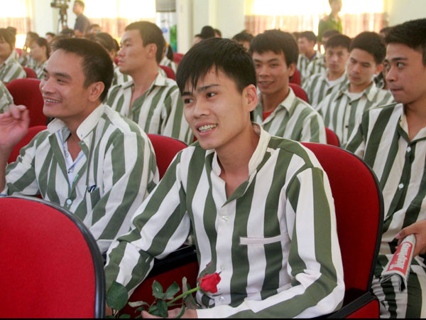 Các tiết mục mang sự thoải mái cho khán giả dưới hội trường