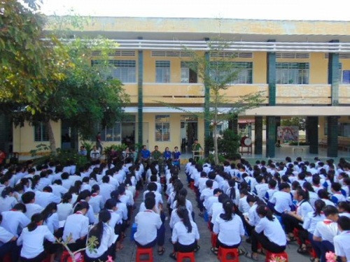 Cô chủ nhiệm tiết lộ bí mật Tân Hoa hậu Trái đất