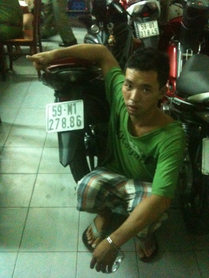 Tên Ân, Điệp và Kim đang bị bắt tại cơ quan công an