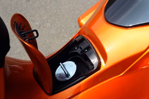 Bình xăng thiết kế phía trước tiện dụng