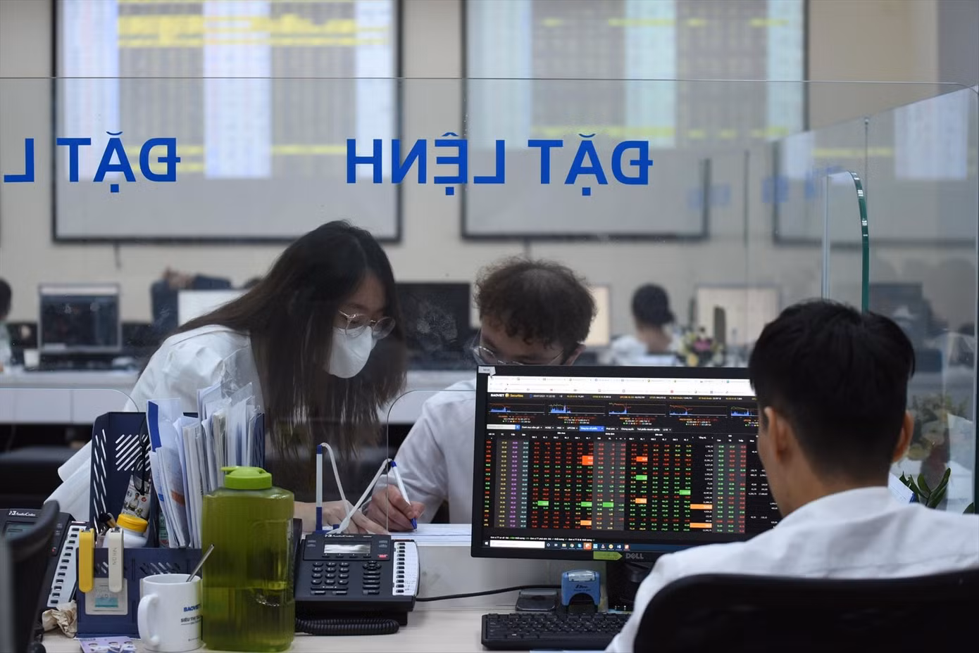 Tất cả công ty chứng khoán phải rà soát bảo mật sau vụ VNDirect bị ‘đánh sập’ ảnh 1