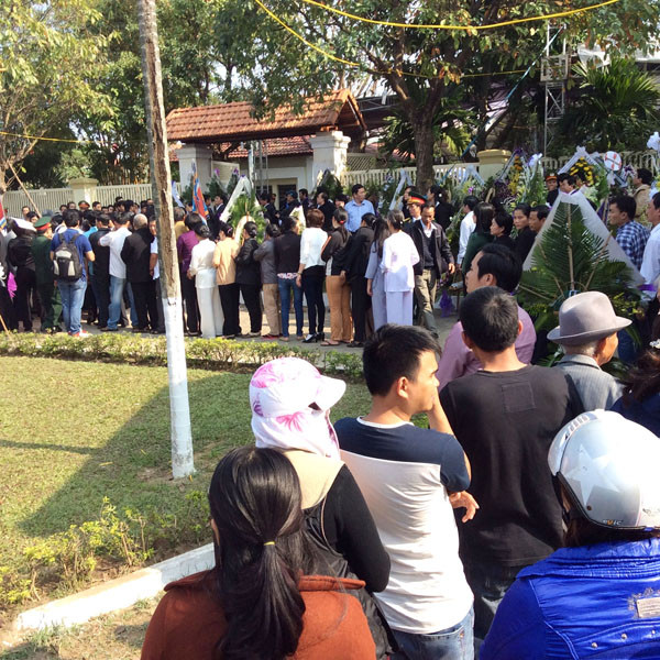 Đẫm nước mắt trong lễ viếng ông Nguyễn Bá Thanh ảnh 1