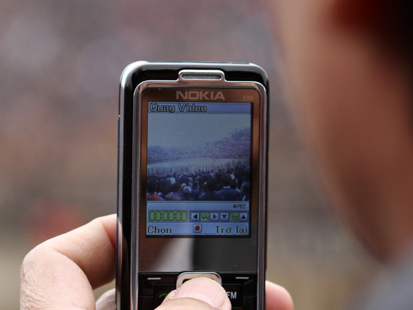 Ghi lại hình ảnh dưới sới chọi 