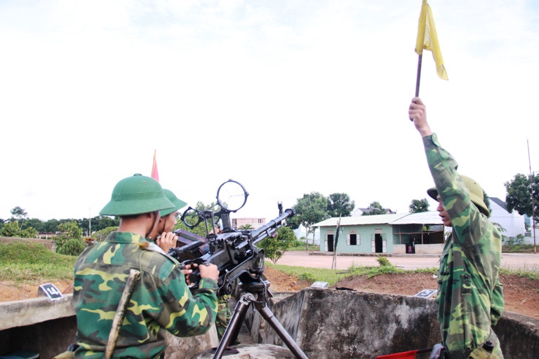  Sẵn sàng trước hiệu lệnh bắn