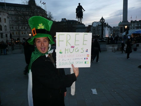 Brendan Lewis, chàng trai 31 tuổi gắn bó cuộc đời với những chuyến đi phượt triền miên