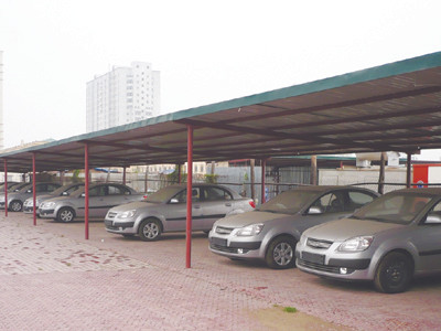 Các điểm đỗ xe ở Hà Nội hiện nay mới đáp ứng 10% nhu cầu của người dân Ảnh: T.Đảng