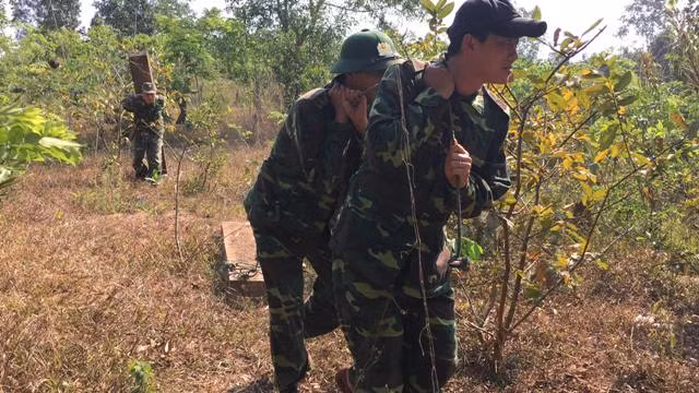 'Khai quật' 3 hầm gỗ mun quý chôn trong lõi VQG Phong Nha - Kẻ Bàng ảnh 8