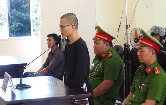 Một cán bộ y tế bị 7 năm tù vì tuyên truyền chống phá Nhà nước ảnh 1