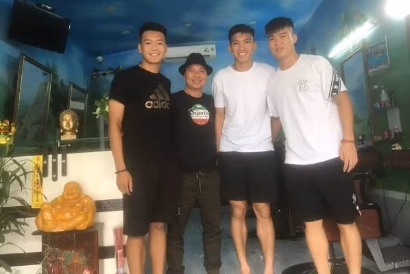 Người chuyên cắt tóc cho cầu thủ bóng đá: Anh Đức là người hoàn hảo ảnh 4