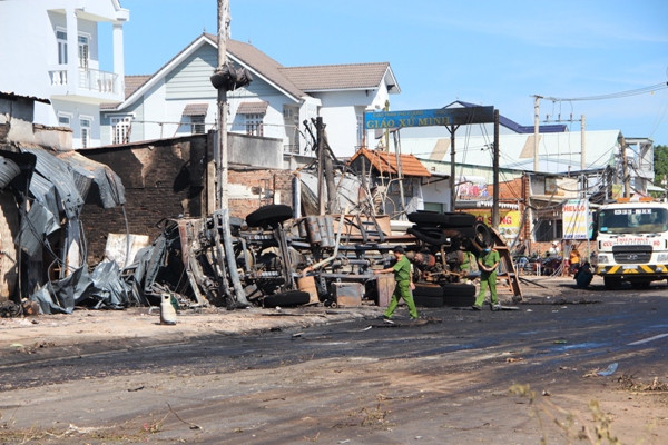 Vụ thảm nạn ở Bình Phước: Cả nhà thoát chết nhờ có bình chữa cháy ảnh 1