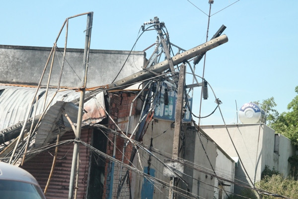 Hiện trường vụ cháy xe bồn khiến 6 người chết, 19 nhà cháy ảnh 8