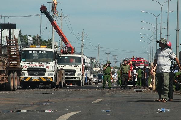 Vụ tai nạn cháy xe bồn khiến 6 người chết: Khẩn trương khắc phục điện ảnh 1