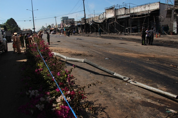 19 căn nhà bị cháy, 6 người tử vong: Ai chịu trách nhiệm thiệt hại? ảnh 1