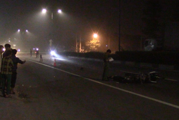 Ô tô tông chết người rồi bỏ chạy khỏi hiện trường ảnh 1