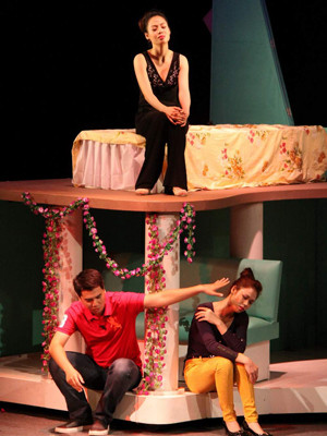 “Mùa yêu đương”, kịch tâm lý mới của Nhà hát Tuổi trẻ. Ảnh: Thế Toàn. “Mùa yêu đương”, kịch tâm lý mới của Nhà hát Tuổi trẻ. Ảnh: Thế Toàn