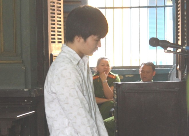 Chiến nghe tòa tuyên án 