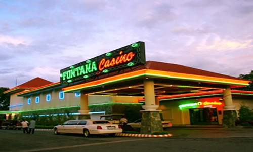 Ông trùm sòng bạc Trung Quốc bị Philippines truy bắt là ai? ảnh 1