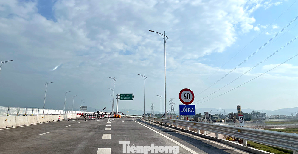 Nút giao Diễn Châu ở cuối tuyến để kết nối với Quốc lộ 7, đi Quốc lộ 1.