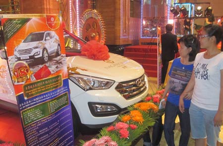 Dứ đôla và xe hơi đời mới là cách chiêu dụ, kích thích sự ham hố của nhà cái với con bạc