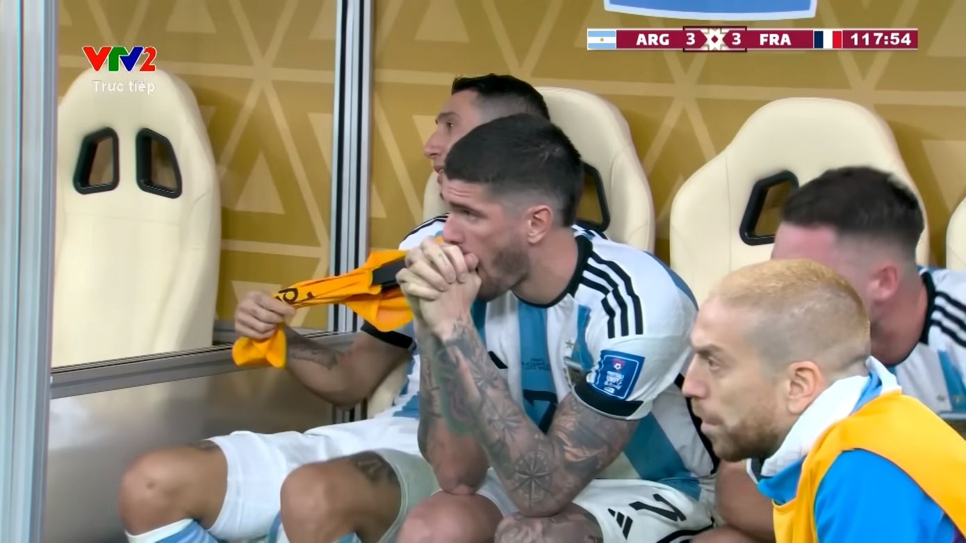 Di Maria chực trào nước mắt khi Mbappe gỡ hoà 3-3.