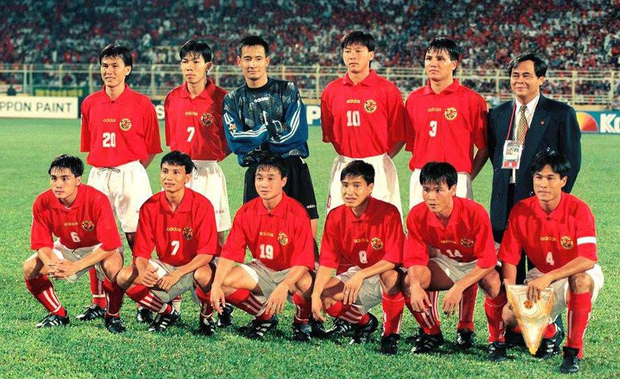 Ở AFF Cup/Tiger Cup 1998, ĐT Việt Nam đã có trận thắng để đời trước Thái Lan ở bán kết trên sân nhà Hàng Đẫy.