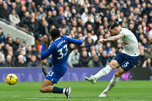 Bại trận 0-2 trước Tottenham, thầy trò HLV Porter có trận thứ 5 liên tiếp không biết mùi chiến thắng ảnh 9 Bại trận 0-2 trước Tottenham, thầy trò HLV Porter có trận thứ 5 liên tiếp không biết mùi chiến thắng ảnh 9