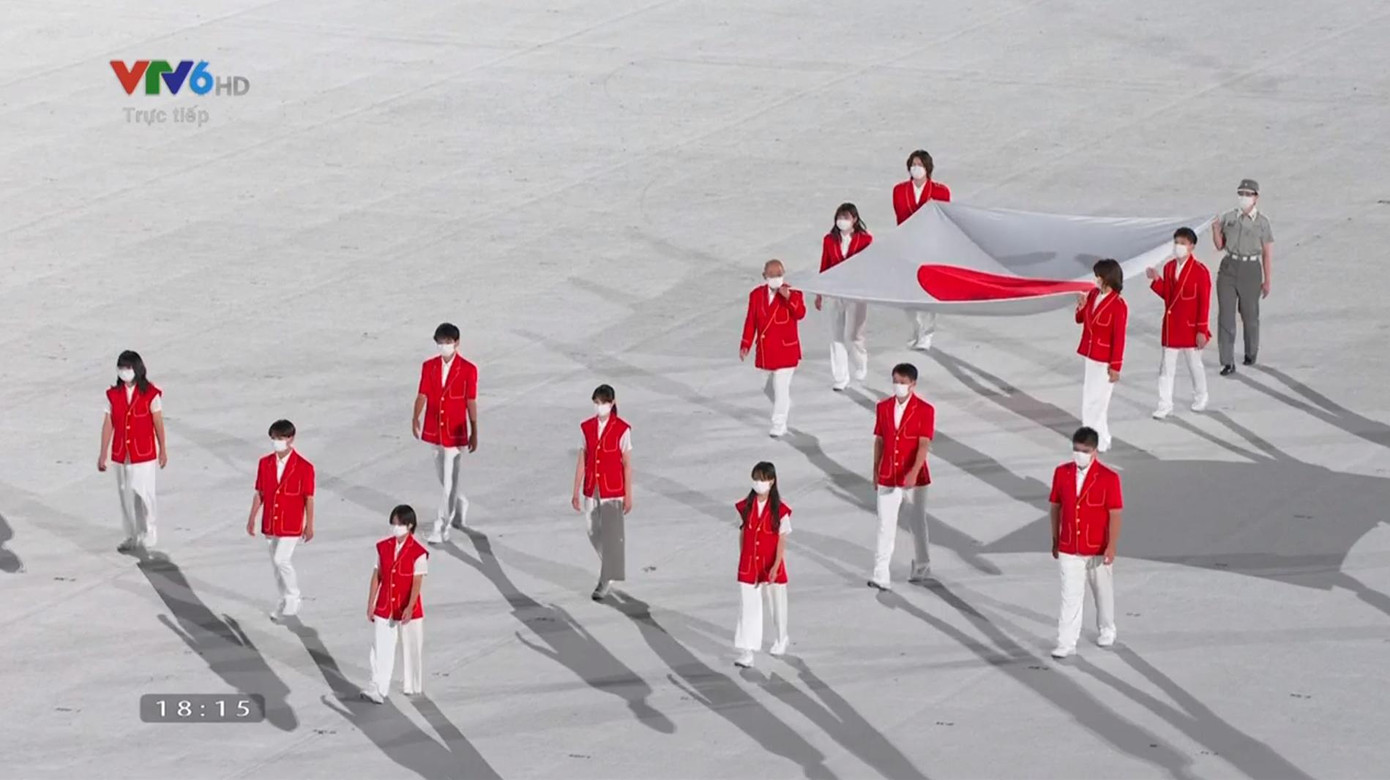 Trực tiếp Lễ khai mạc Olympic Tokyo 2020: Lá cờ Việt Nam tung bay ảnh 27