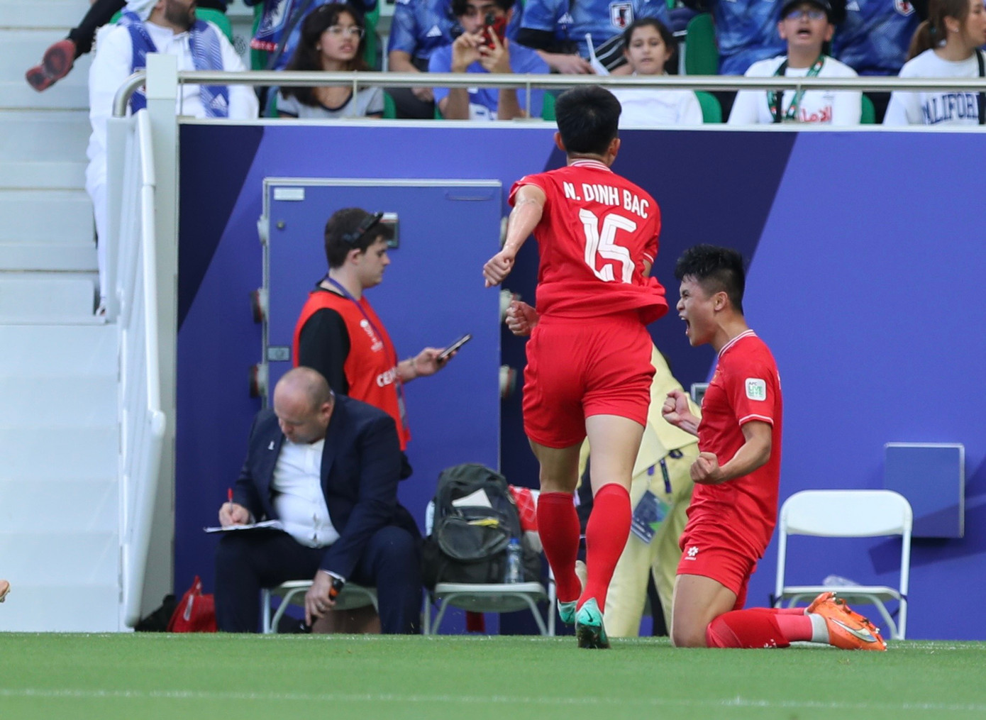 Việt Nam thua 2-4 đầy quả cảm trước Nhật Bản ảnh 26