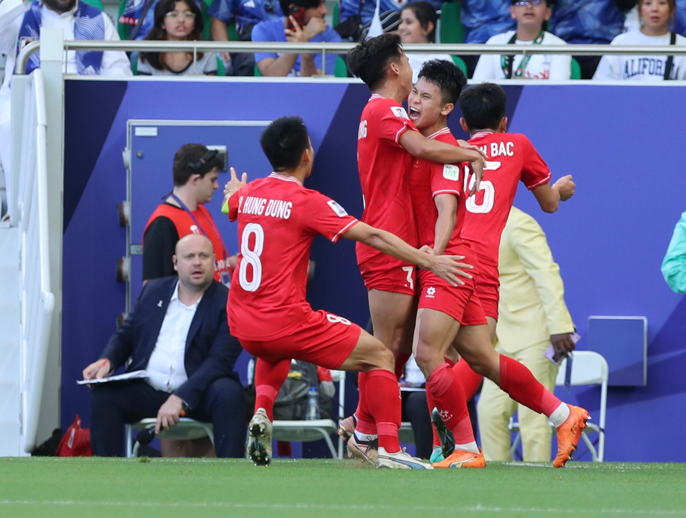 Việt Nam thua 2-4 đầy quả cảm trước Nhật Bản ảnh 27