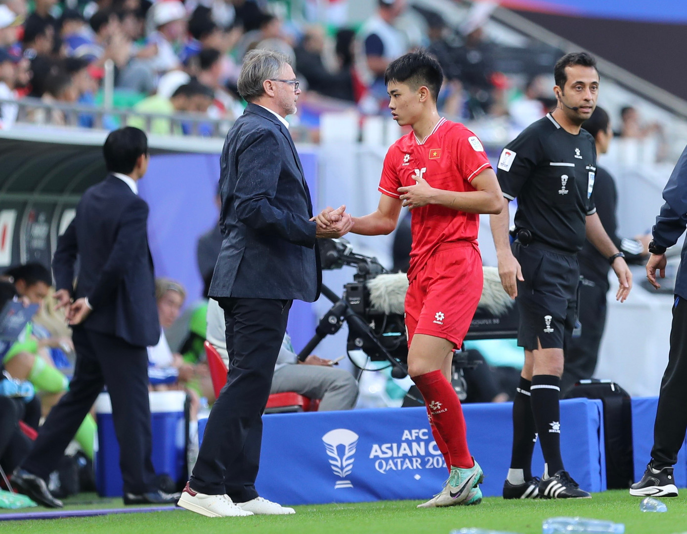 Việt Nam thua 2-4 đầy quả cảm trước Nhật Bản ảnh 44