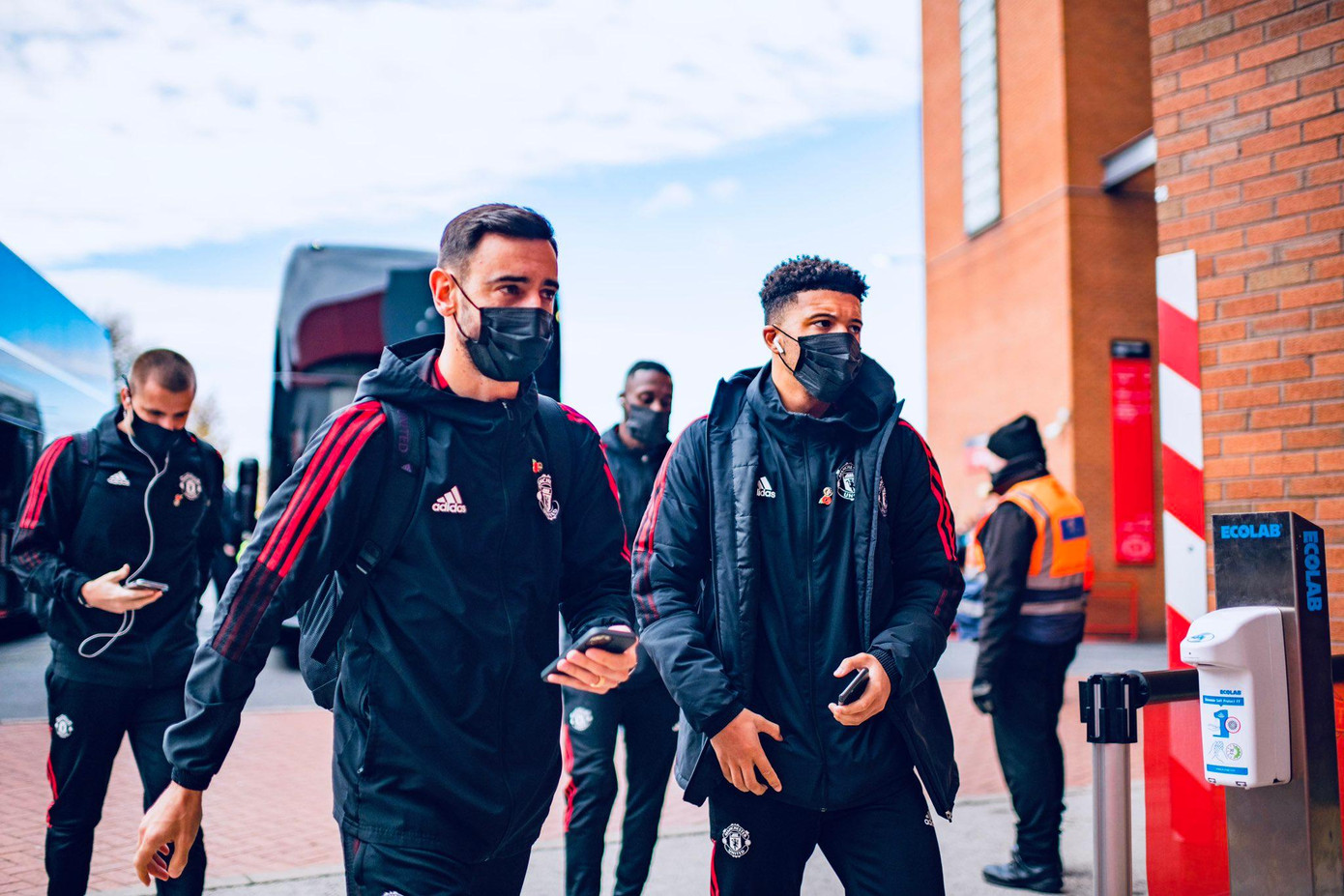 MU vs Man City 0-2: Hàng công chật vật, hàng thủ ‘tặng quà’ cho đối thủ ảnh 5